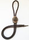 Cravată Americană Bolo Tie din Metal cu Motiv Cap de Mistreț