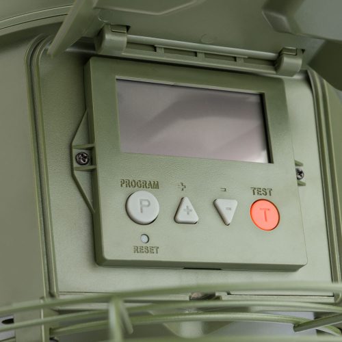 Hrănitor automat pentru vânat EUROHUNT Evolution 2.0, 12V, cu panou solar și acumulator inclus