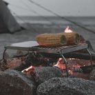 Grătar pliabil Easy Camp din inox pentru foc de tabără, cu husă de transport
